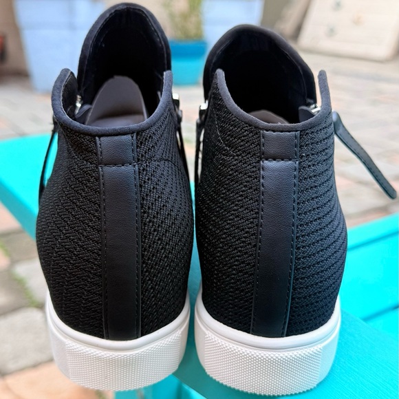 Women’s Steve Madden Camden US Size 9.5 M Black Knit Hidden Wedge Sneaker Boots - Picture 3 of 9